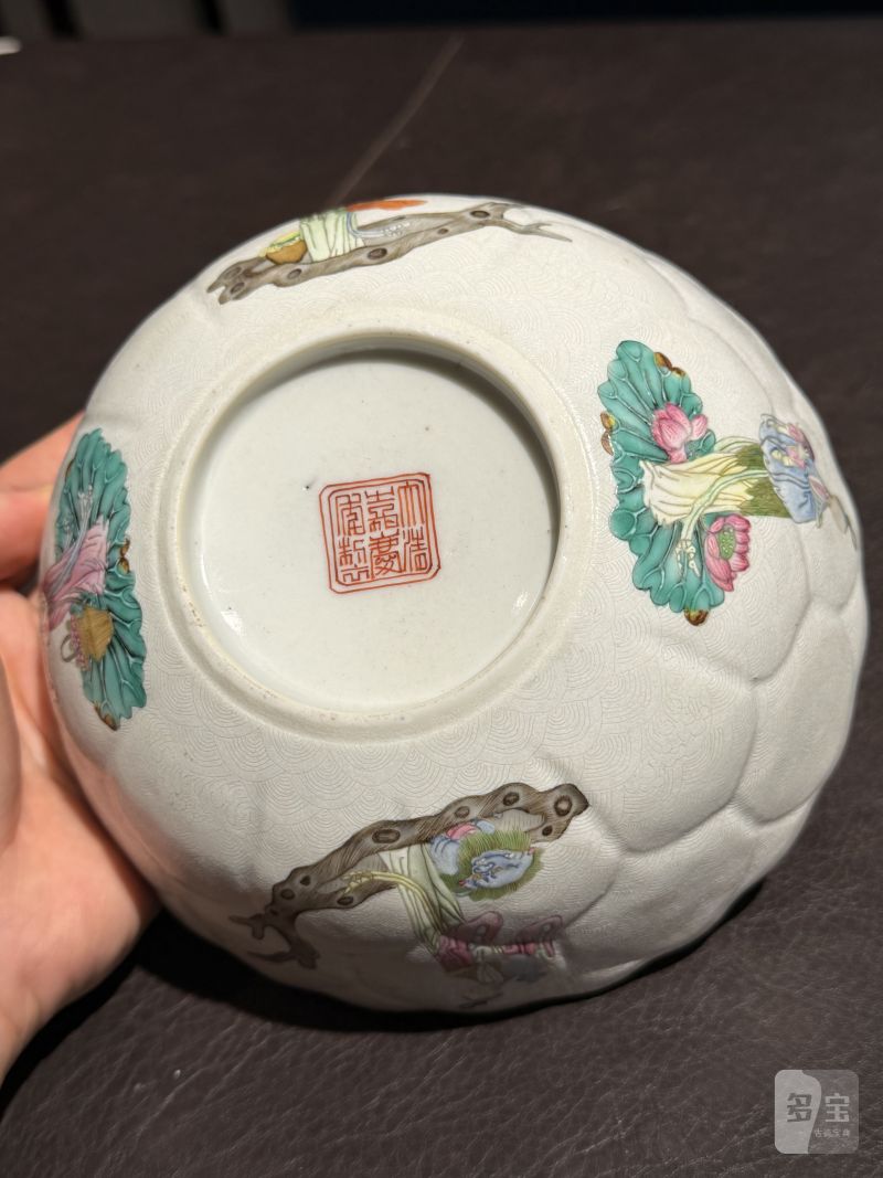 清嘉庆 白轧道粉彩“仙女乘槎”莲瓣碗 - 图13